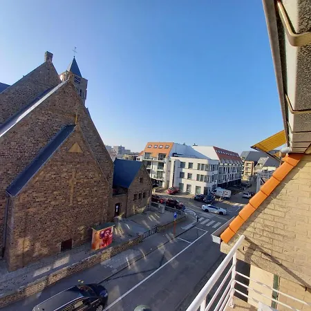 Vlakbij Zee En Duinen * Бреден