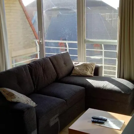 Vlakbij Zee En Duinen Bredene
